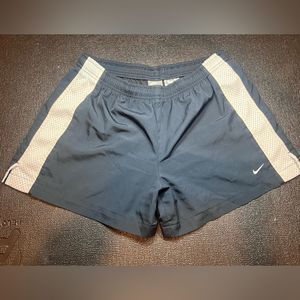 Nike - Womens - Athletic Shorts - SZ M (8-10) EUC